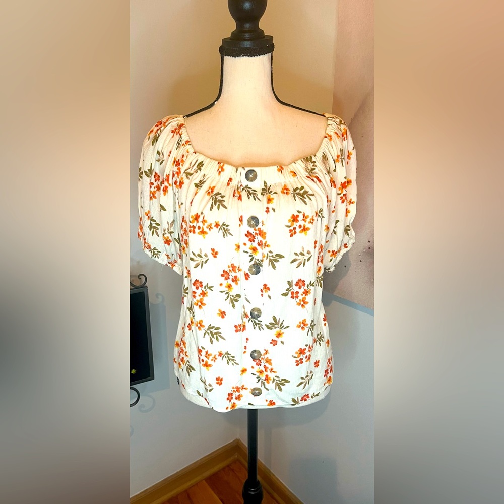 Rue 21 Off the Shoulder Crop Floral Print Top with Accent Buttons Size Medium